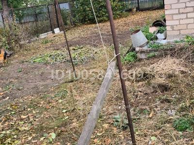 Отдельный дом · 3 комнаты · 80 м² · 15 сот., Первомайская — Детский сад за 4 млн 〒 в Покровка