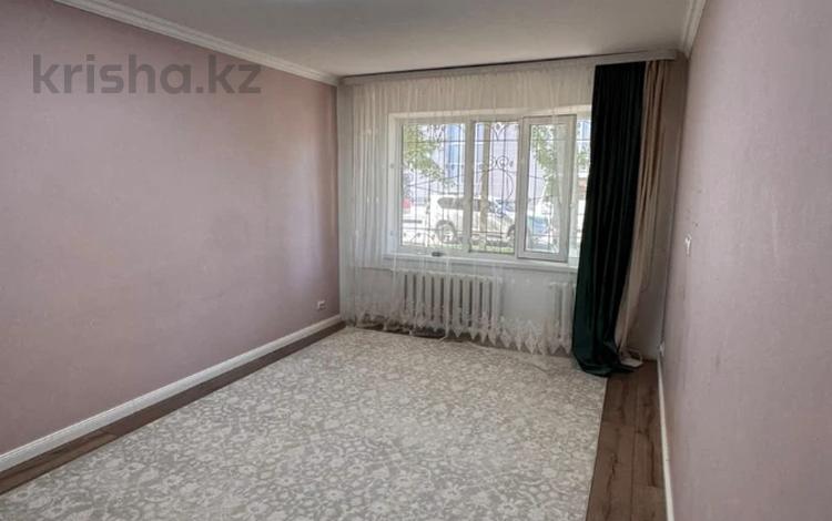 3-комнатная квартира · 61.7 м² · 1/5 этаж, Алии Молдагуловой за 17.5 млн ₸ в Уральске — фото 2
