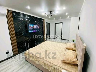 2-комнатная квартира · 55 м² · 2/5 этаж, Казыбек би 22 — Жайна, Токмагамбетова, Площадь, Вокзал, Болашак, Универсам за 18 000 ₸ в 