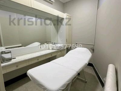 Салоны красоты, кабинеты и рабочие места, студии · 15 м² за 100 000 ₸ в Алматы, Медеуский р-н