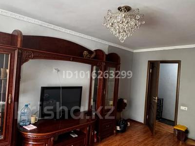 3-комнатная квартира · 60 м² · 1/4 этаж, мкр №1 — Саина Жубанова за 280 000 ₸ в Алматы, Ауэзовский р-н