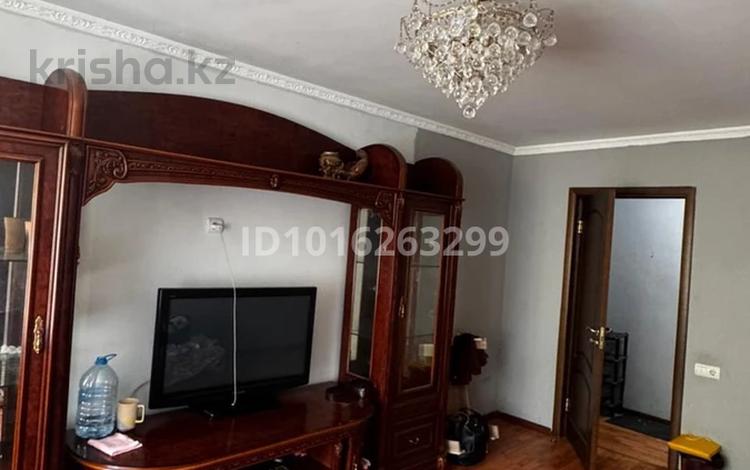 3-комнатная квартира · 60 м² · 1/4 этаж, мкр №1 — Саина Жубанова за 280 000 ₸ в Алматы, Ауэзовский р-н — фото 2
