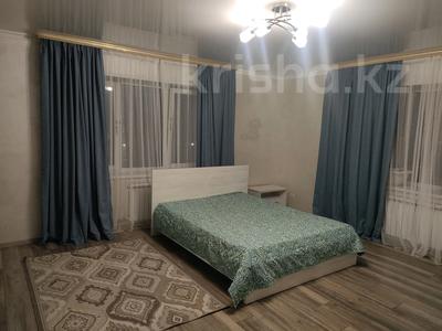 2-комнатная квартира, 85 м², 4/16 этаж помесячно, Навои 7 за 260 000 〒 в Алматы, Ауэзовский р-н
