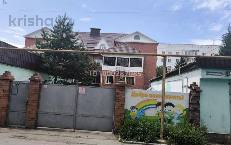 Свободное назначение, офисы, фитнес и спорт, кабинеты и рабочие места · 840 м² за 1.7 млн 〒 в Костанае — фото 2