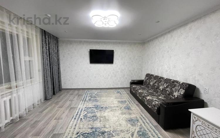 3-бөлмелі пәтер · 70 м² · 1/10 қабат, Степной 4 ш/а., бағасы: 28 млн ₸ в Караганде, Казыбек би р-н — фото 2