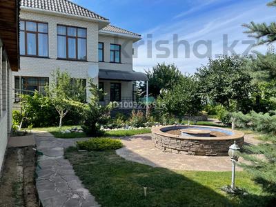 Отдельный дом · 7 комнат · 320 м² · 30 сот., Женис 17/1 за 180 млн 〒 в Сатпаев