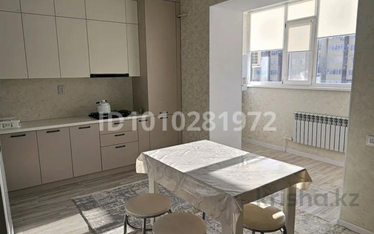 1-бөлмелі пәтер · 52 м² · 4/5 қабат, мкр. Алтын орда 48 — Возле школы Сымбат, бағасы: 150 000 〒 в Актобе — фото 2