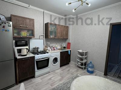 2-комнатная квартира, 53 м², 1/9 этаж, мкр Аксай-1 за 28 млн 〒 в Алматы, Ауэзовский р-н