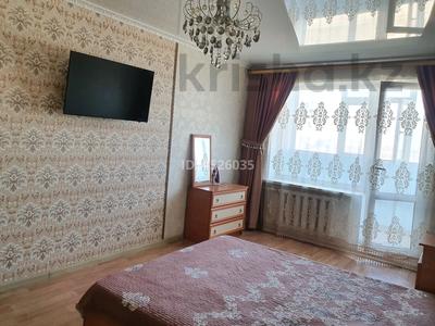 1-комнатная квартира, 40 м², 8/9 этаж посуточно, мкр 11, Маметова 114 за 8 000 〒 в Актобе, мкр 11