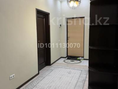 2-бөлмелі пәтер · 90 м² · 2/8 қабат, мкр Нурсая, Габдиева 47Б, бағасы: 270 000 ₸ в Атырау