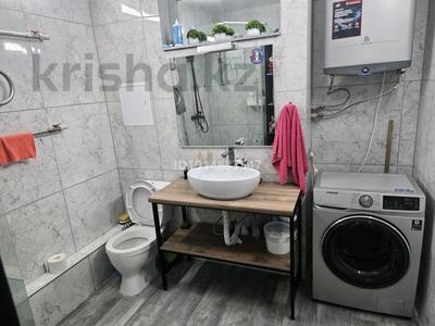 3-бөлмелі пәтер · 85 м² · 5/5 қабат, 14-ш/а. 8 — 14 8, бағасы: 250 000 ₸ в Актау, 14-й мкр