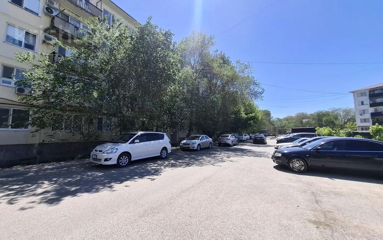 2-комнатная квартира · 45.5 м² · 1/5 этаж, абая 15а за 12.5 млн ₸ в Атырау — фото 2