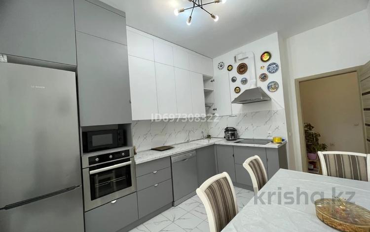 2-бөлмелі пәтер, 73 м² тәулік бойы, Тұран 56/1, бағасы: 23 000 〒 в Астане, Нура р-н — фото 2