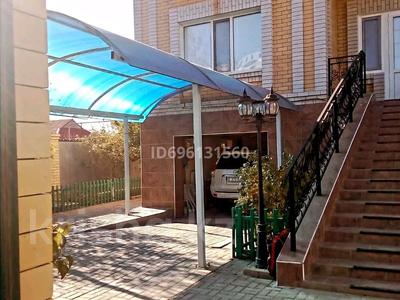 Отдельный дом · 8 комнат · 485 м² · 6 сот., Сейфулина 35б — В центре Атырау, рядом с американской дерев за 165 млн 〒