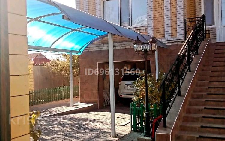 Жеке үй · 8 бөлме · 485 м² · 6 жүзд., Сейфулина 35б — В центре Атырау, рядом с американской дерев, бағасы: 165 млн ₸ — фото 3