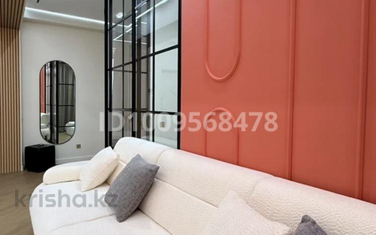 2-комнатная квартира · 49 м² · 9/10 этаж, мкр Нурсая, Абулхайыр хана 51а за 300 000 〒 в Атырау — фото 2