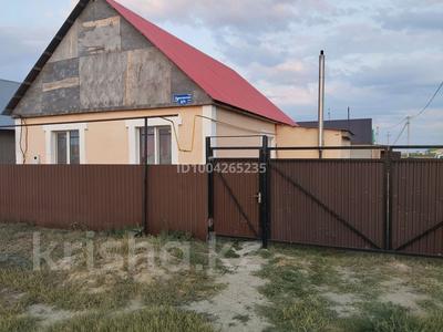 Жеке үй · 4 бөлме · 100 м² · 8 сот., Құрылысшы 2/1 — Магазин Гаухар, бағасы: 16 млн ₸ в Аксае