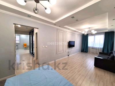 3-комнатная квартира, 83 м², 8/9 этаж посуточно, мкр Аккент 63 за 25 000 〒 в Алматы, Алатауский р-н