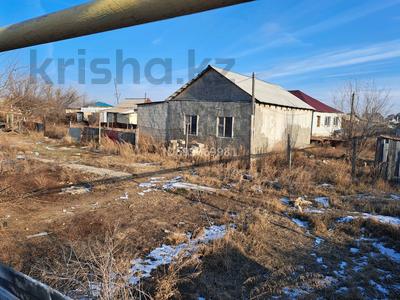 Дача · 3 комнаты · 80 м² · 8 сот., Горэлектросеть 65 — Спецавтобаза касында за 4.5 млн 〒 в Актобе, мкр Москва