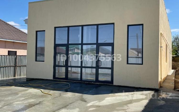 Отдельный дом · 4 комнаты · 130 м² · 3.6 сот., мкр Центральный, улица Махамбета Утемисова за 41 млн 〒 в Атырау — фото 2