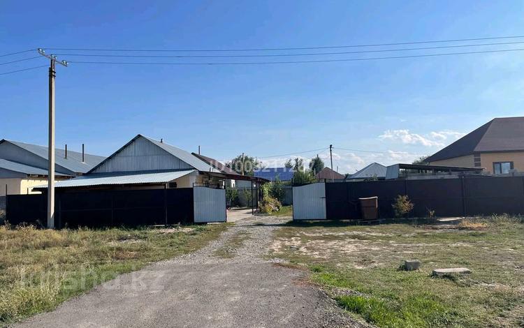 Отдельный дом · 3 комнаты · 100 м² · 5 сот., Алимжанова 89 — Сырттанова магазин екиаша за 19 млн 〒 в Талдыкоргане — фото 2