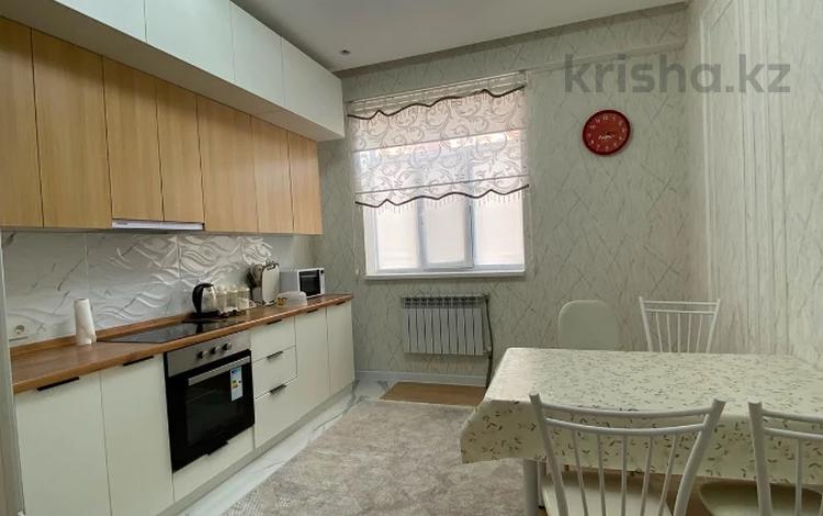 3-комнатная квартира · 102 м² · 2/14 этаж, 17-й мкр 6 за 63 млн ₸ в Актау — фото 5