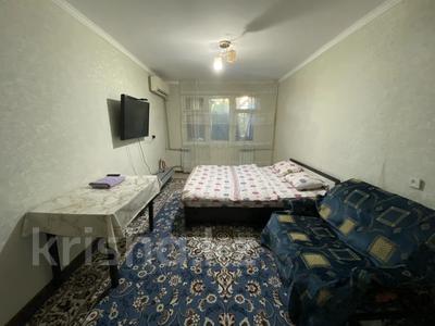 1-комнатная квартира, 32 м², 2/5 этаж посуточно, мкр Север 6А за 7 000 〒 в Шымкенте, Енбекшинский р-н