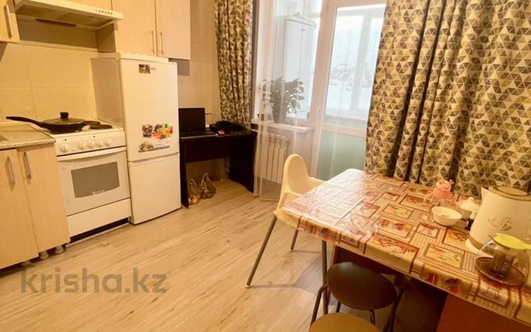 1-комнатная квартира, 44 м², 1/10 этаж, проспект Есенберлина 13/5