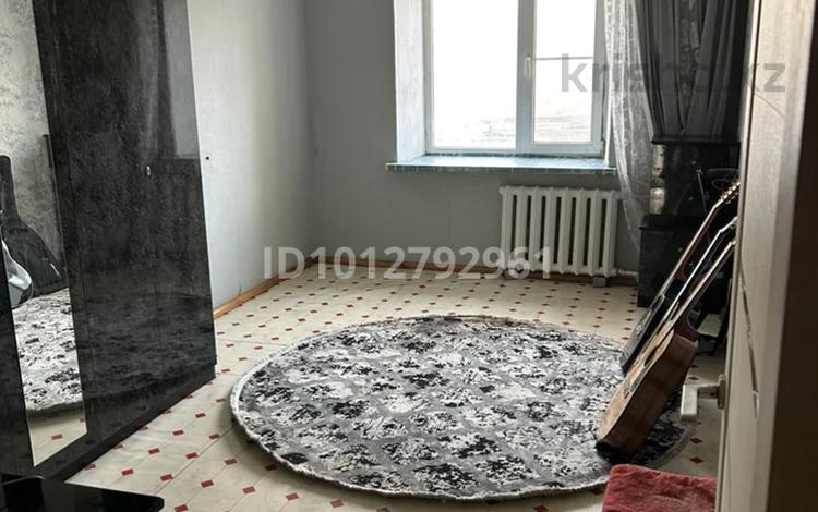 3-бөлмелі пәтер · 63 м² · 2/5 қабат, Сазда-2 , Абилкайыр хана 68 — Ювелирный магазин махараджи, бағасы: 200 000 ₸ в Актобе — фото 2