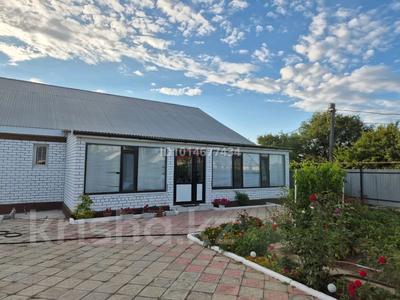 Отдельный дом · 4 комнаты · 190 м² · 8 сот., жилой массив Кызылжар, Жилой массив Кызылжар СК Алмаз 77 — Возле резеденции за 38 млн ₸ в Актобе