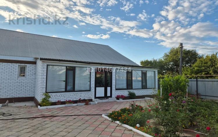 Отдельный дом · 4 комнаты · 190 м² · 8 сот., жилой массив Кызылжар, Жилой массив Кызылжар СК Алмаз 77 — Возле резеденции за 38 млн ₸ в Актобе — фото 2