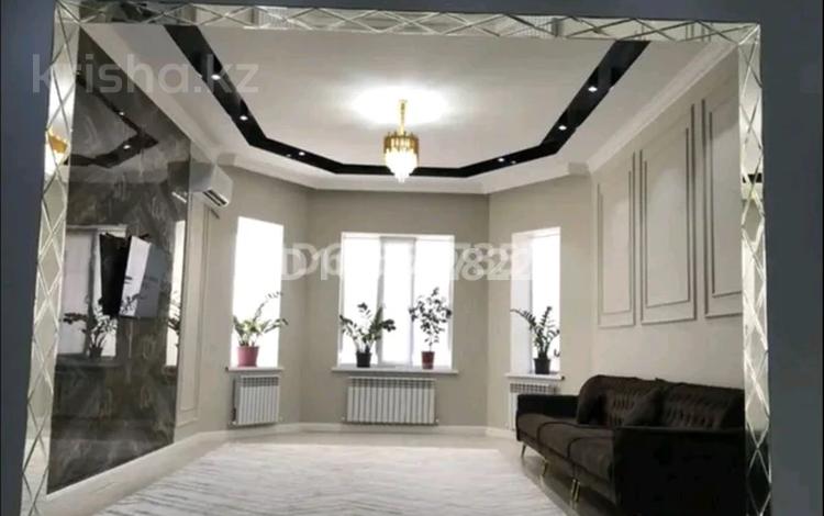 Отдельный дом · 6 комнат · 270 м² · 9 сот., мкр Самал, Берик Коркытова 36 за 80 млн ₸ в Атырау — фото 2