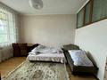 3-комнатная квартира, 105 м², 6/8 этаж помесячно, Омаровой 37 за 400 000 〒 в Алматы, Медеуский р-н — фото 12