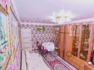 2-комнатная квартира · 49 м² · 1/5 этаж, ул. Сабита Муканова 6/3 за 18 000 ₸ в Караганде
