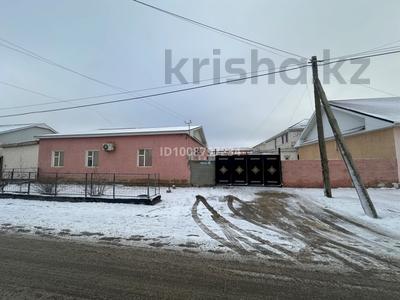 Отдельный дом · 5 комнат · 120 м² · 10 сот., Арай-1 Ибаш Жанболатова 51 — Үйдің қасыңда 2 мектеп 1 садик 1 больница орналасқан обменде қарауға болады қаланың үйіне үстеме ақшасы болса за 40 млн ₸ в Жанаозен