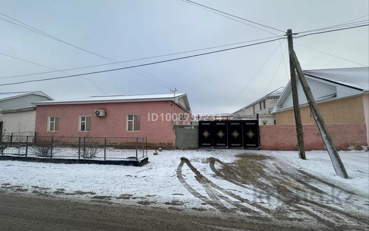 Отдельный дом · 5 комнат · 120 м² · 10 сот., Арай-1 Ибаш Жанболатова 51 — Үйдің қасыңда 2 мектеп 1 садик 1 больница орналасқан обменде қарауға болады қаланың үйіне үстеме ақшасы болса за 40 млн ₸ в Жанаозен — фото 2