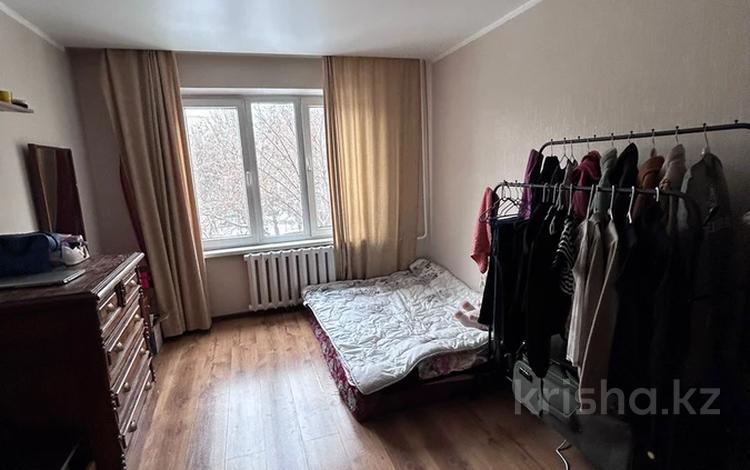 2-комнатная квартира, 55 м², 3/5 этаж, мкр Аксай-3А 37 за 32 млн 〒 в Алматы, Ауэзовский р-н — фото 2