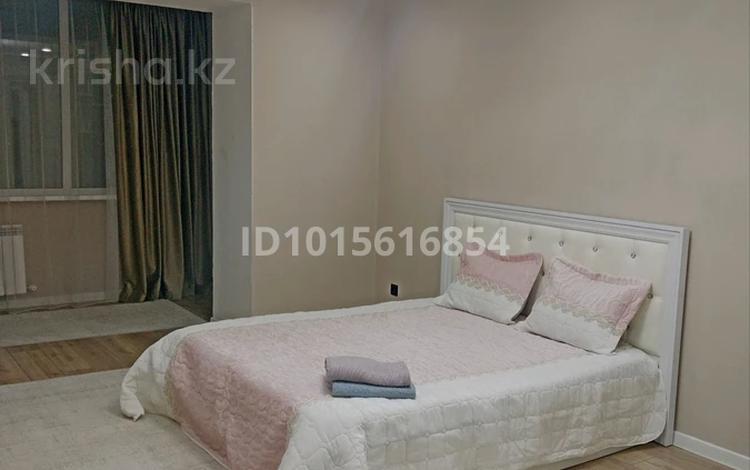 1-бөлмелі пәтер · 54 м² · 1/9 қабат, Ескі аэропорт ш/а., Самал 88, бағасы: 15 000 ₸ в Уральске, мкр Старый Аэропорт — фото 2