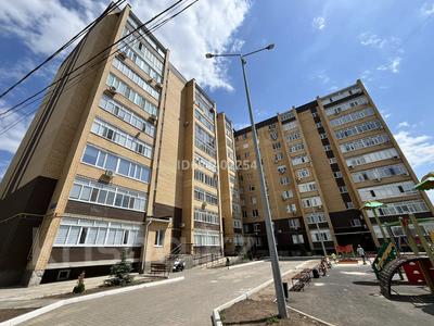 2-бөлмелі пәтер, 70 м², 4/10 қабат ай сайын, мкр Кунаева, бағасы: 200 000 〒 в Уральске, мкр Кунаева