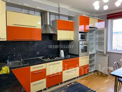 2-комнатная квартира · 85 м² · 7/9 этаж, проспект Каныш Сатпаев 60 за 300 000 〒 в Атырау
