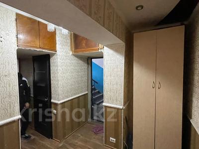 3-комнатная квартира, 75 м², 2/5 этаж помесячно, Каратал 54 за 120 000 〒 в Талдыкоргане, Каратал