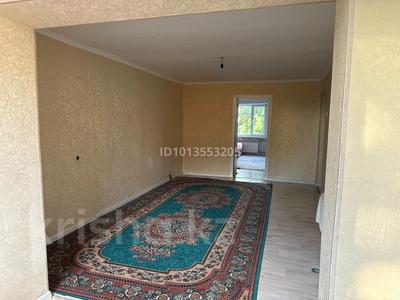 2-комнатная квартира · 57 м² · 4/5 этаж, 8-й микрорайон, 8-шағынаудан 19 — Б.Момышұлы-Г.Иляева қиылысы за 170 000 ₸ в Шымкенте, Туран р-н