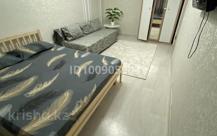 1-комнатная квартира · 42 м² · 2/5 этаж, мкр Центральный, Сырым датова 31 за 8 000 ₸ в Атырау — фото 2