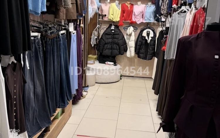 Бутик в проходимом месте · 18 м², бағасы: 5.5 млн 〒 в Актобе, мкр. Курмыш — фото 2