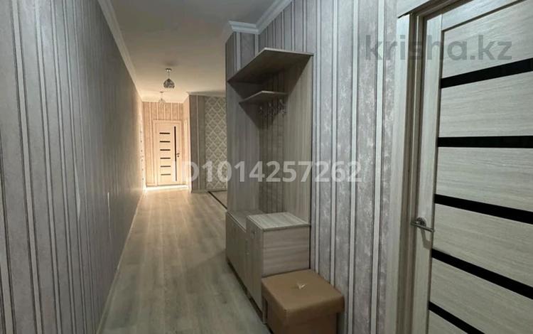 2-комнатная квартира · 70 м² · 5/10 этаж, Роза Багланова 3 за 285 000 ₸ в Астане, Нура р-н — фото 2
