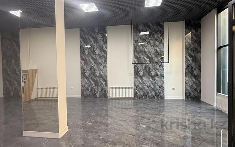 Еркін, кеңселер, дүкендер мен бутиктер, қоғамдық тамақтану орны, сұлулық салондары, монша, қонақ үй және демалыс орындары, медорталықтар мен дәріханалар, білім орталықтары, ойын-сауық · 89.6 м², бағасы: 108 млн ₸ в Астане, Нура р-н — фото 2