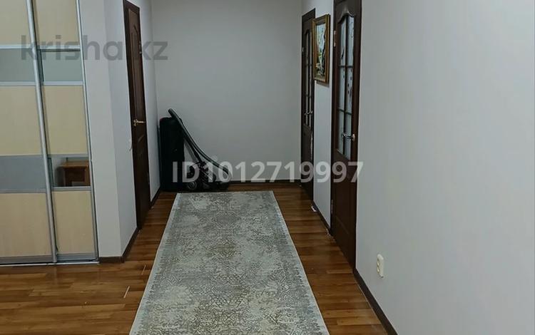 3-комнатная квартира · 110 м² · 6/9 этаж, Конаева 1/7 за 27 млн ₸ в Актобе, мкр. Курмыш — фото 2