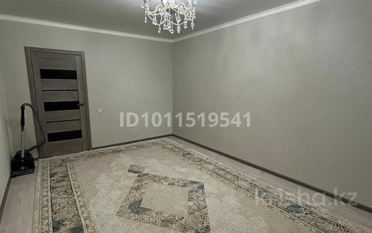 2-комнатная квартира · 54 м² · 5/5 этаж, мкр Жастар 2 5 за 15 млн ₸ в Актобе, жилой массив Жанаконыс — фото 2