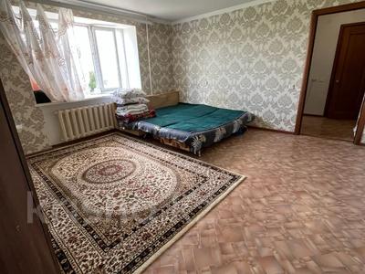 1-комнатная квартира · 35.5 м² · 4/5 этаж, мкр Жилгородок, Абубакира Кердери за 8.5 млн ₸ в Актобе