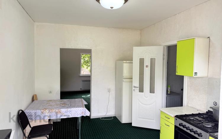 1-бөлмелі пәтер · 40 м², Максута Сейдахметова 8 А — На Абая, бағасы: 130 000 ₸ в Туздыбастау (Калинино) — фото 2